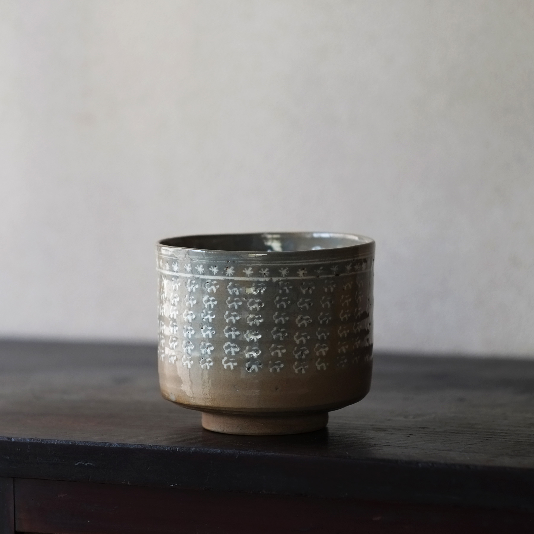 八代焼 青磁象嵌筒茶碗 | 骨董と詩学 Antique & Poetics | 蛇韻律