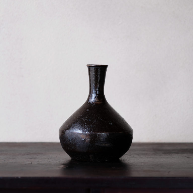 李氏朝鮮 甕器 黒褐釉瓶 | 骨董と詩学 Antique & Poetics | 蛇韻律