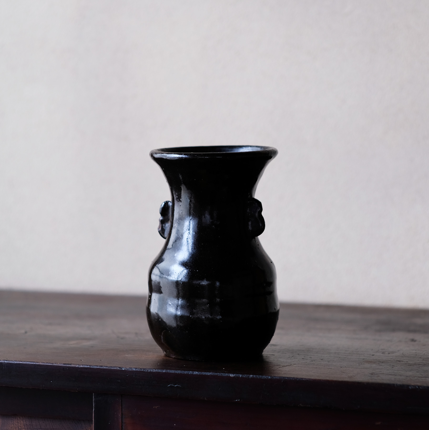 昭和レトロ 陶器製 黒釉 天目 双耳付 鶴首 花瓶 花器 花入れ 花立