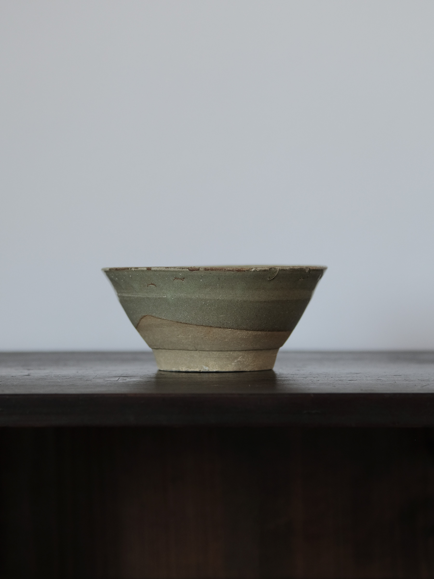 琉球 湧田焼 灰釉碗 | 骨董と詩学 Antique & Poetics | 蛇韻律